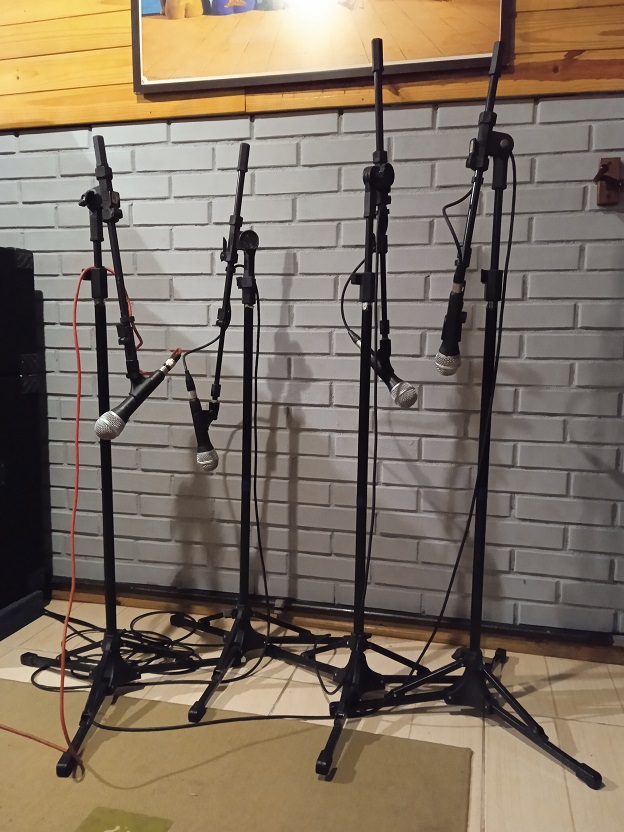 Microfones sala 1